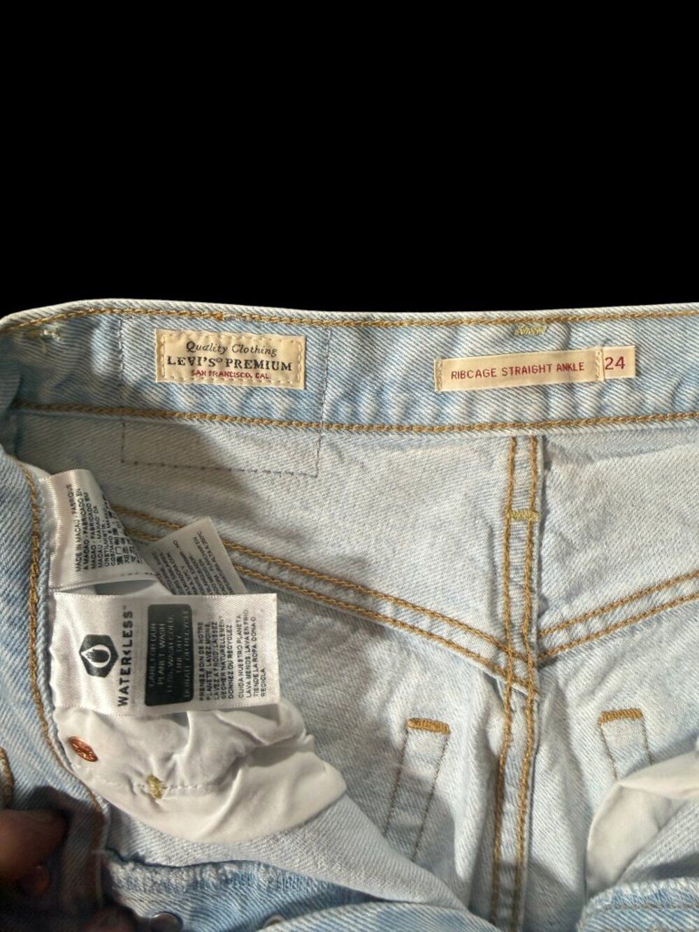 Levi’s Premium Ribcage Straight Ankle Distressed Jeans - 24 - Picture 4 of 9